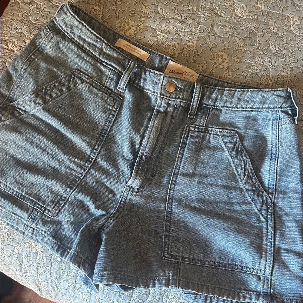 Universal Thread Denim Women's Light Blue Jean Cargo-Type Shorts